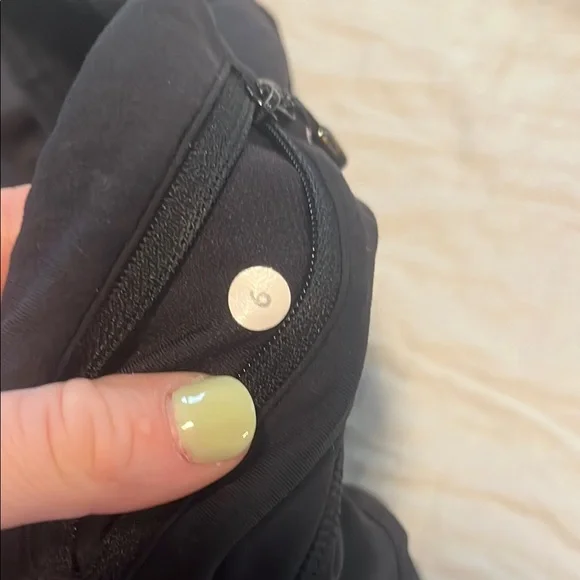 Lululemon Speed Up 2.5in - Picture 3 of 3